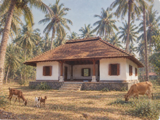 The larger structure built in 1990